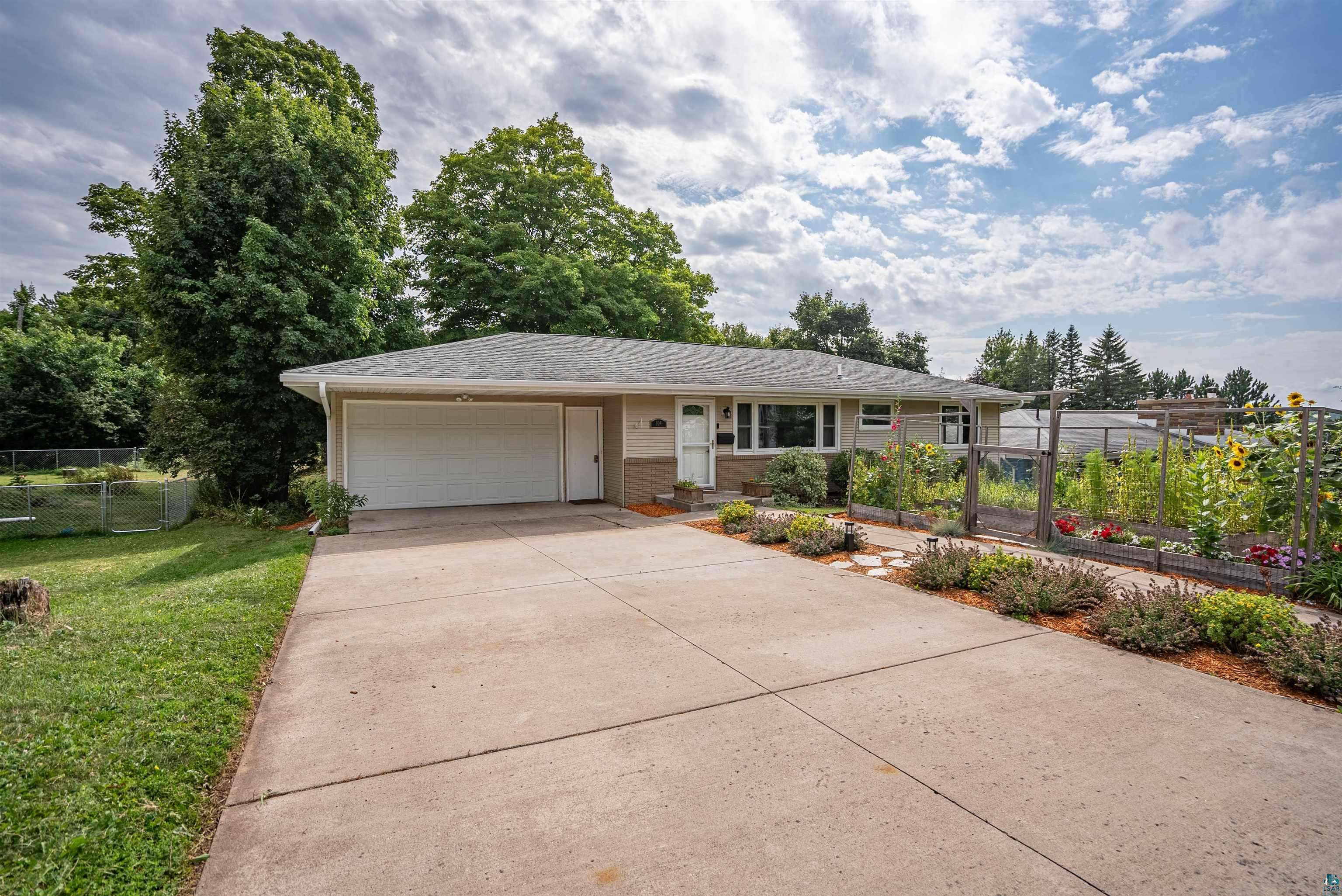 104 E Mankato St, Duluth, MN 55803