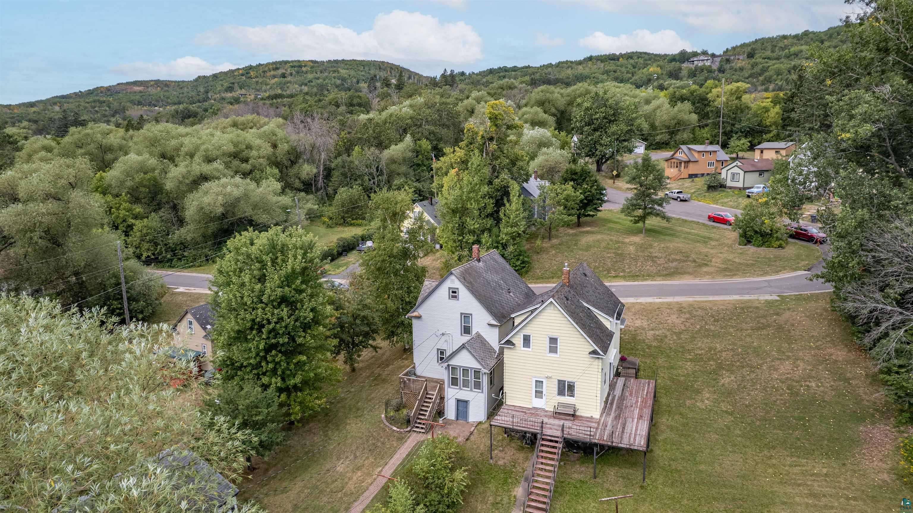 3724 W 7th St, Duluth, MN 55807