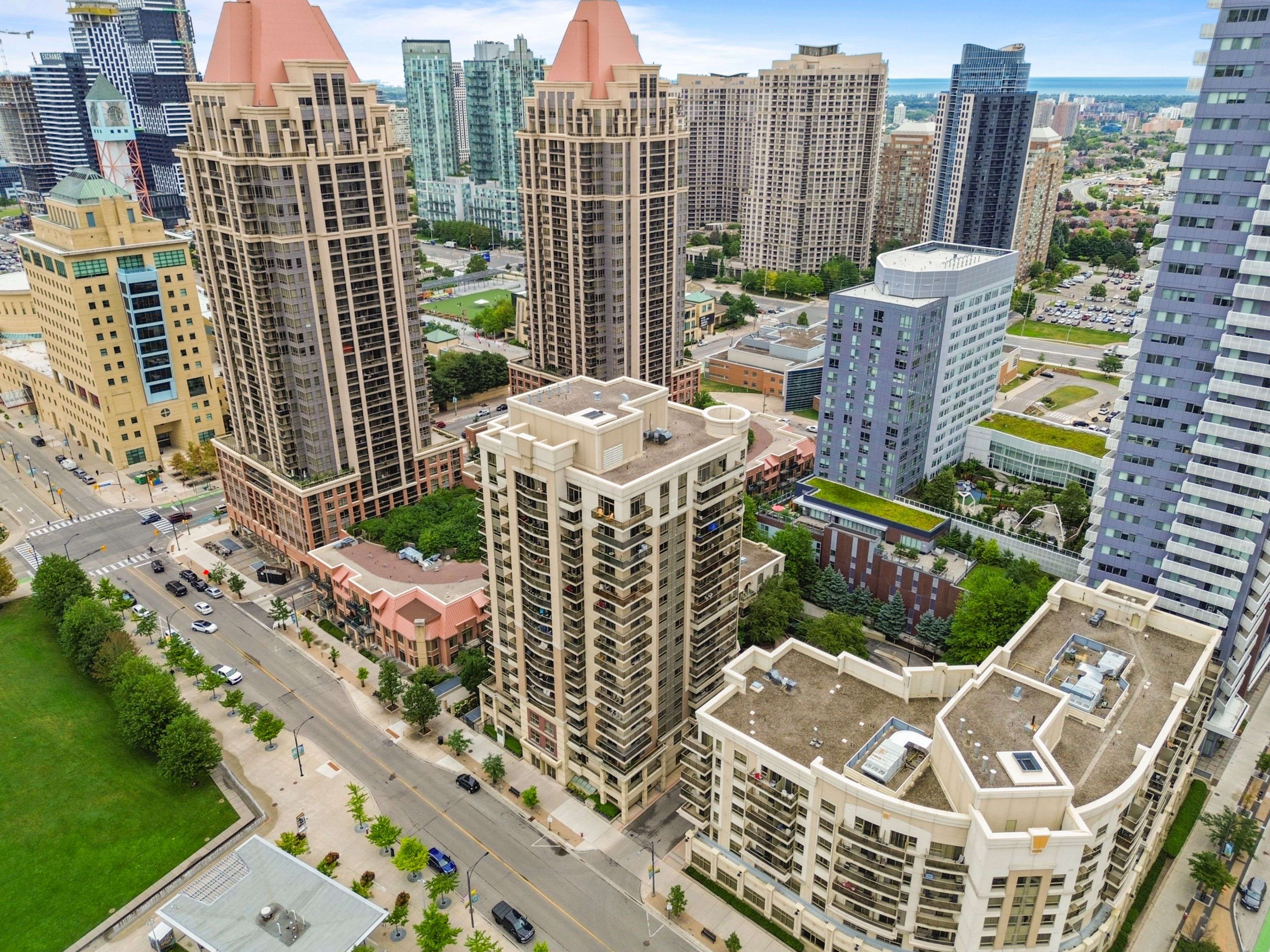 350 Princess Royal DR #1107, Mississauga, ON L5B 4N1