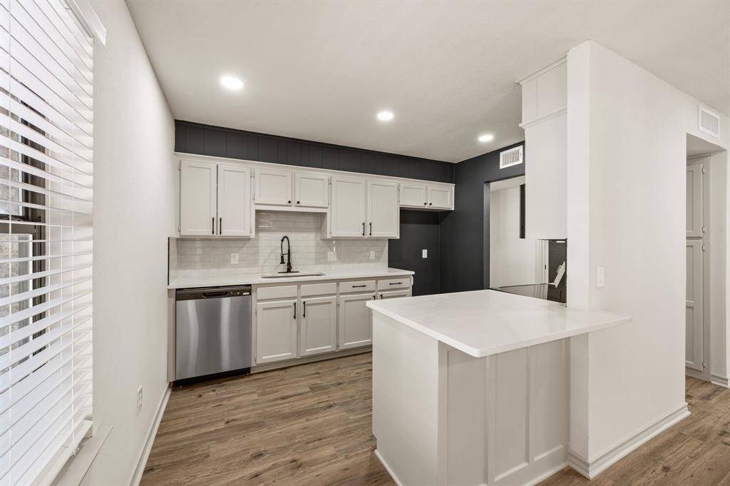1409 Scotland Avenue, Azle, TX 76020