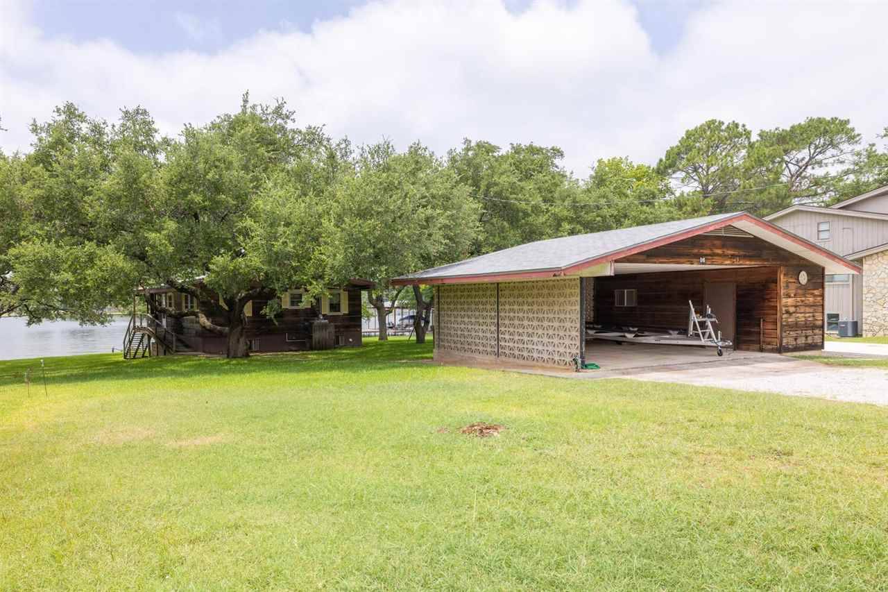 280 E Lakeshore DR, Sunrise Beach, TX 78643