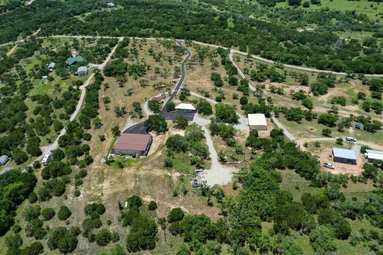 340 MIDDLETON RD, Spicewood, TX 78669