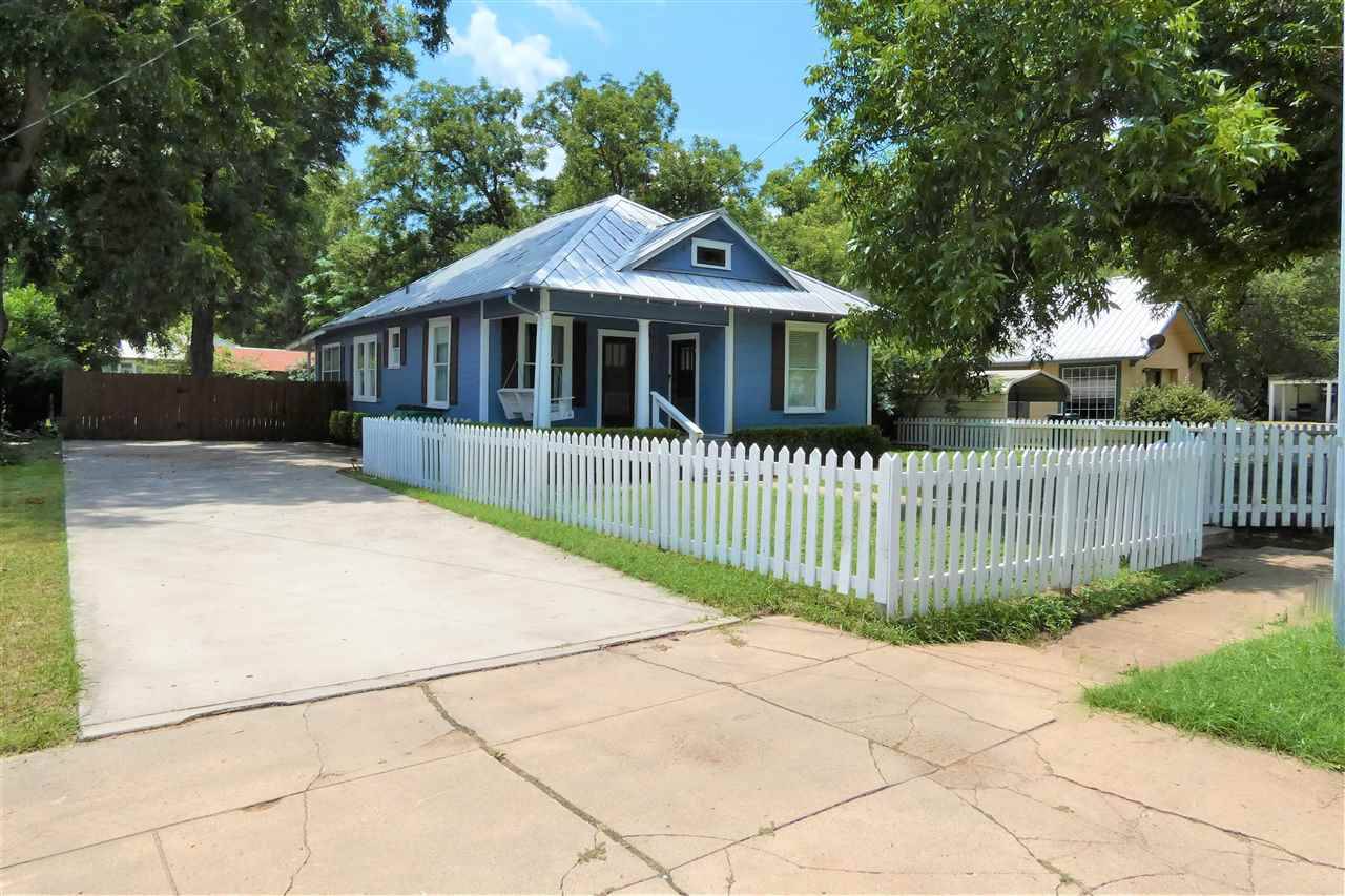 204 E Sandstone, Llano, TX 78643