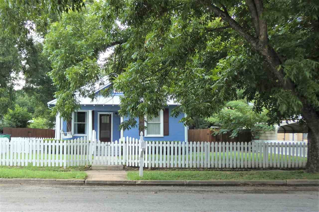 204 E Sandstone, Llano, TX 78643