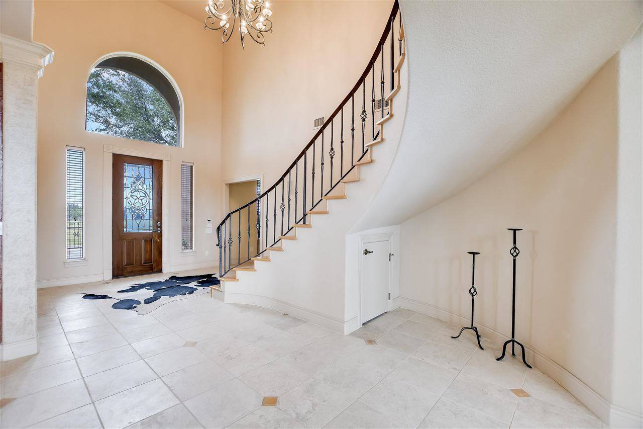 563 Chimney CV, Marble Falls, TX 78654