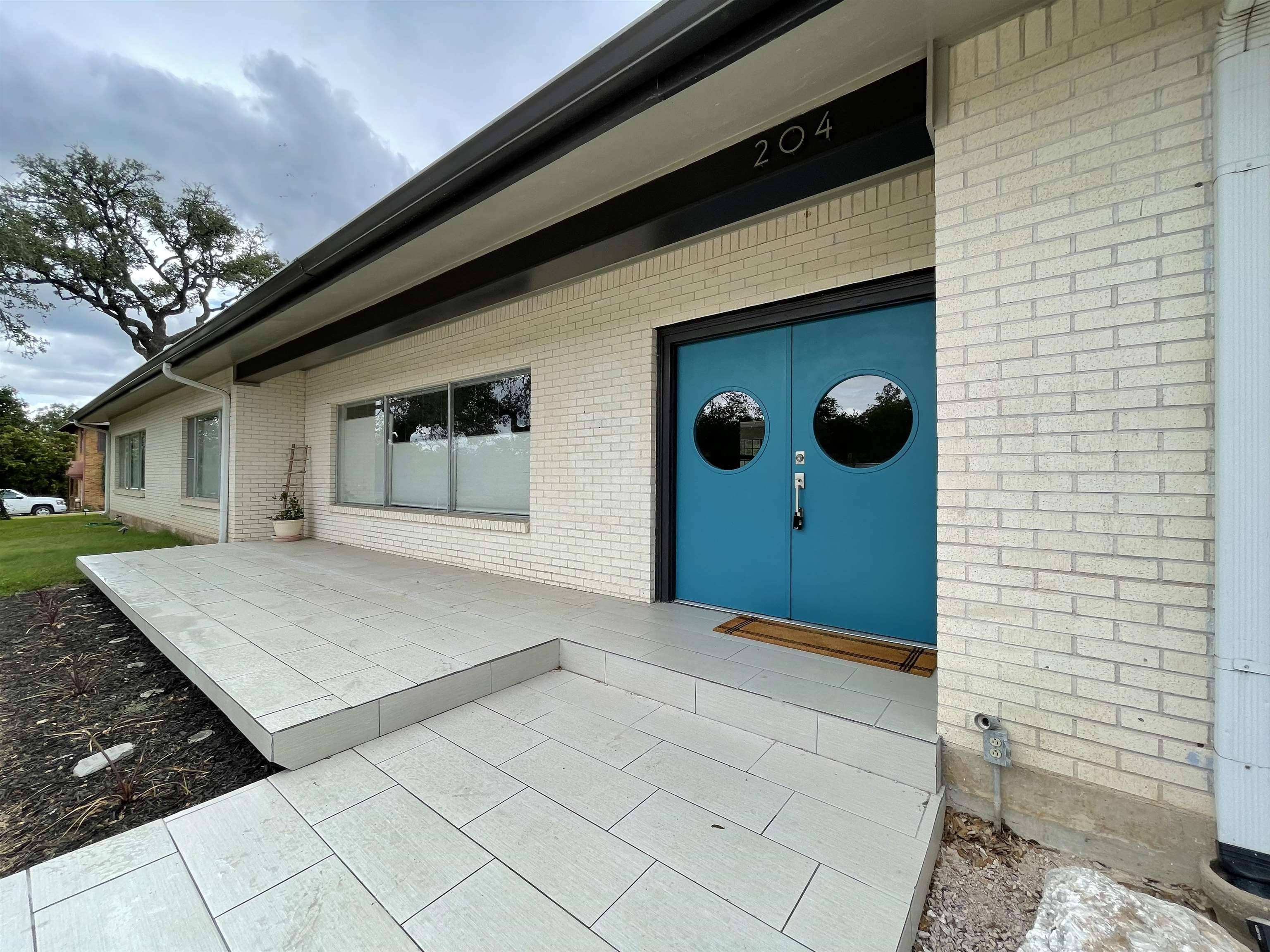 204 S Race ST, Lampasas, TX 76550