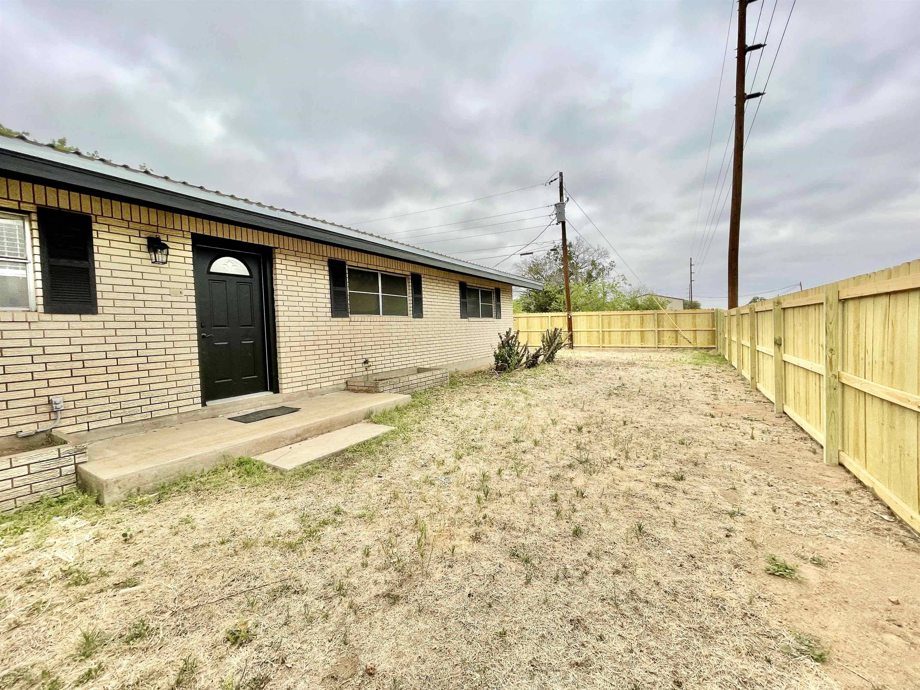 1501 Sioux TRL, Kingsland, TX 78639