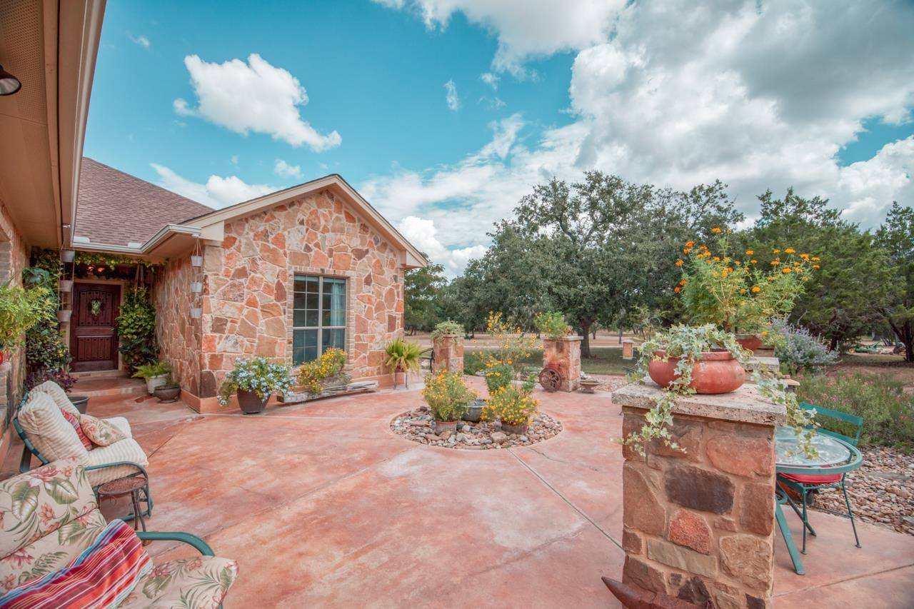 800 Creek LN, Marble Falls, TX 78654