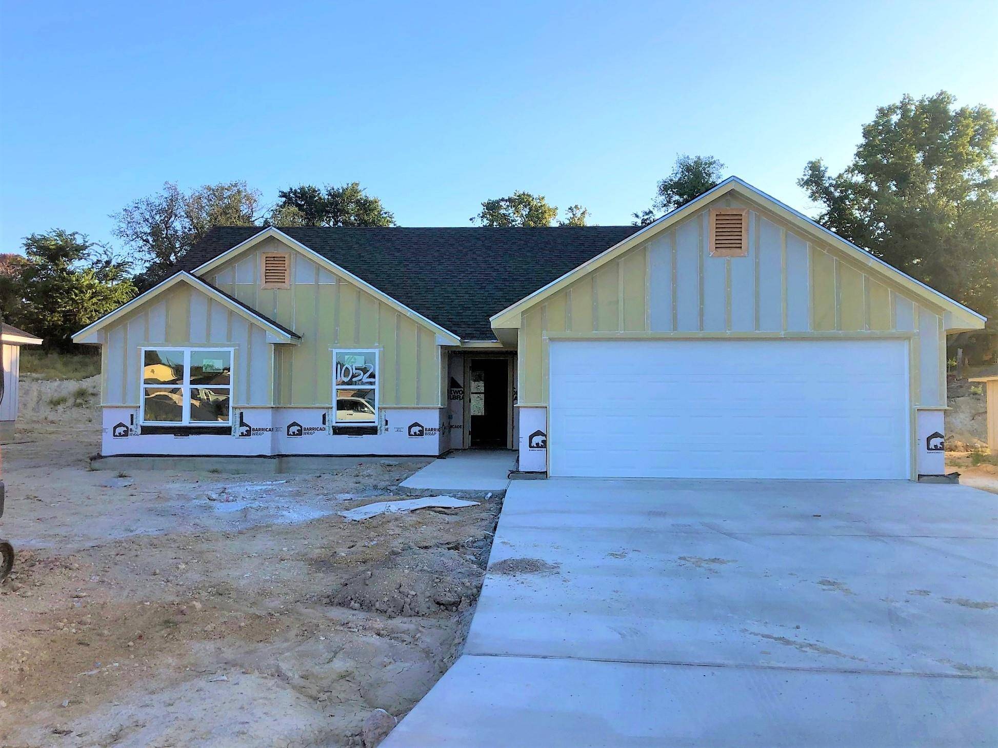 1052 Fieldstone Dr, Lampasas, TX 76550