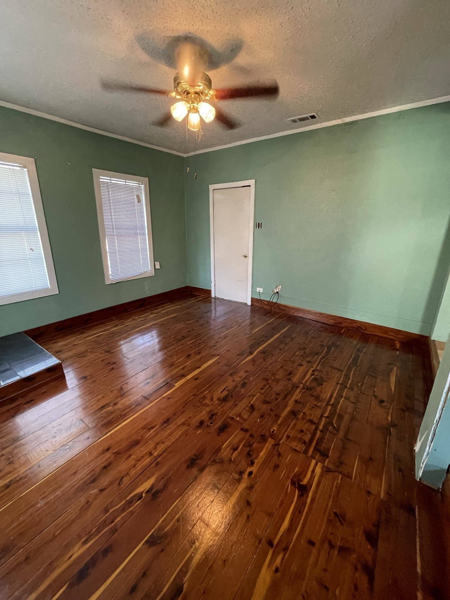 308 N Ridge St, Lampasas, TX 76550