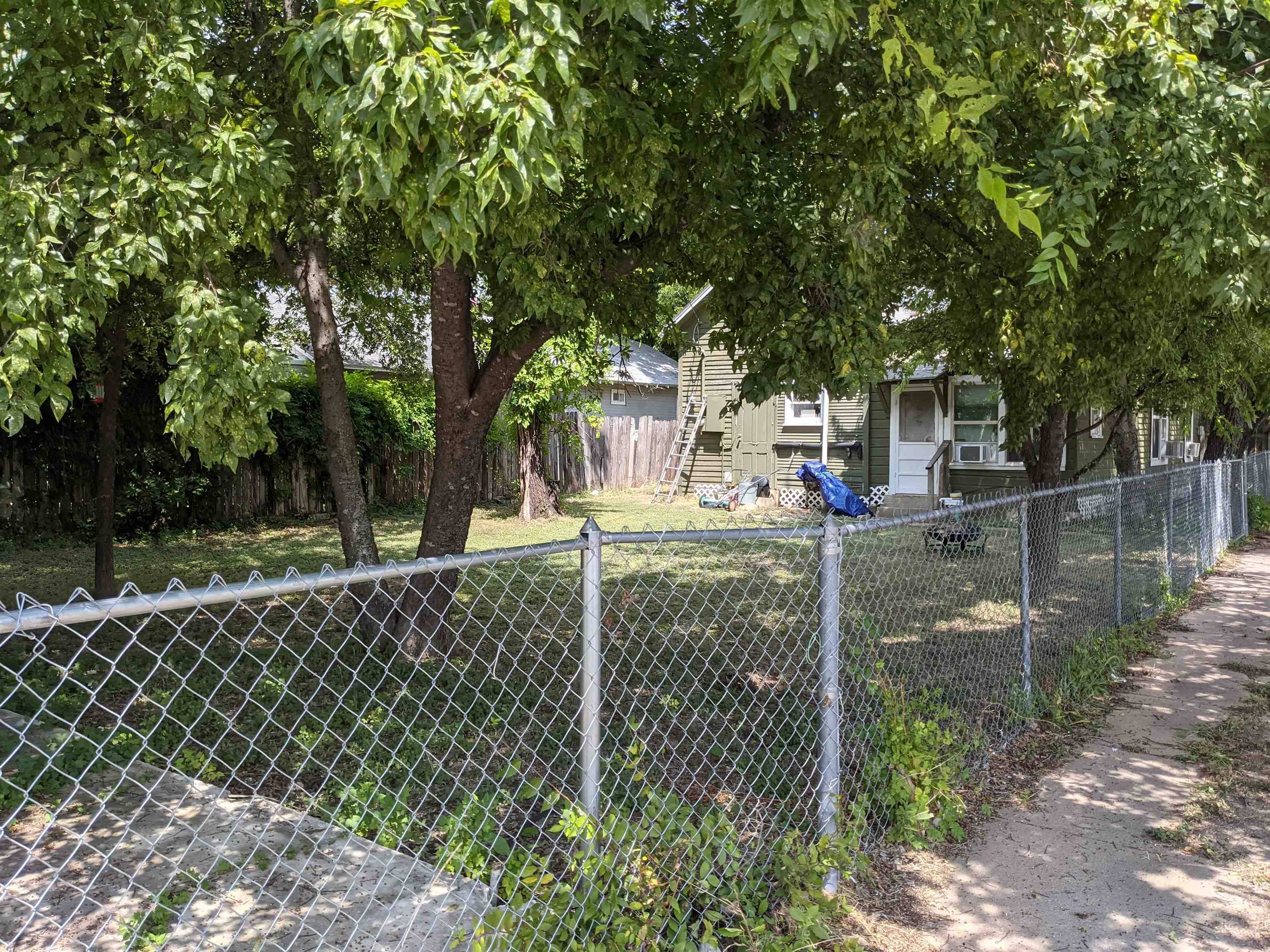 210 E 2Nd St, Lampasas, TX 76550