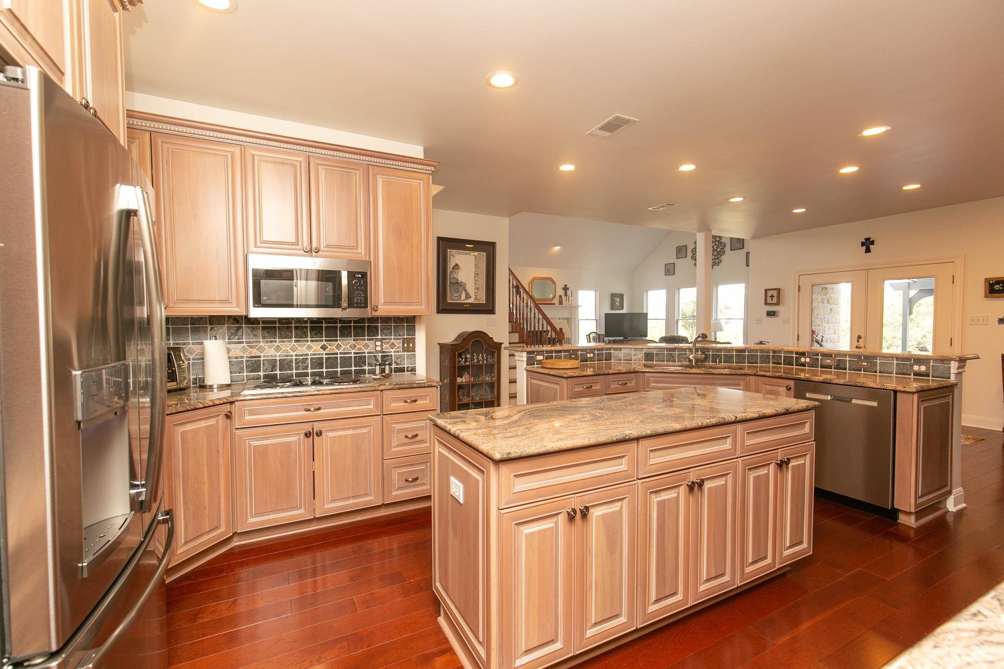 150 County Road 420, Spicewood, TX 78660-0000