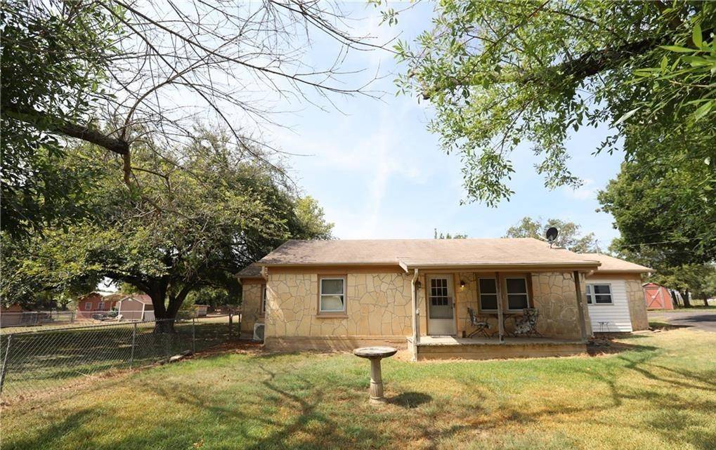 902 N Ridge ST, Lampasas, TX 76550
