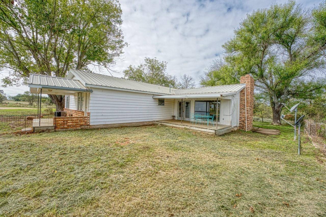 6140 N Hwy 16, Llano, TX 78643