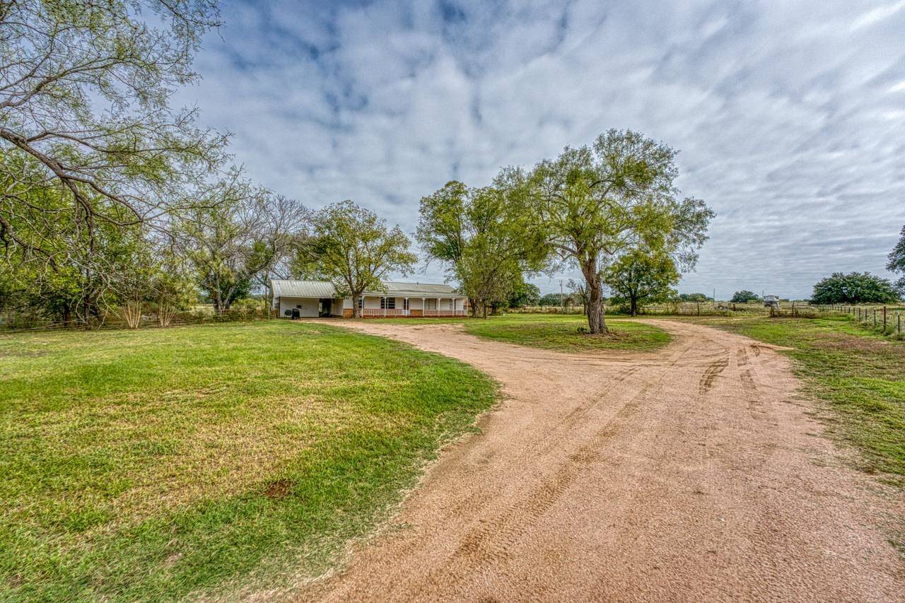 6140 N Hwy 16, Llano, TX 78643
