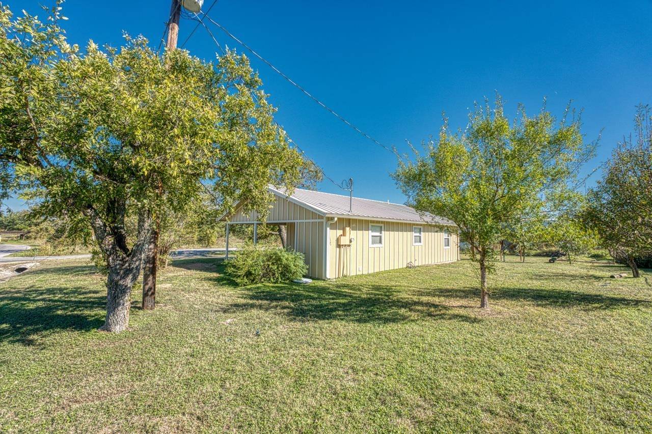 3921 Oklahoma ST, Kingsland, TX 78639