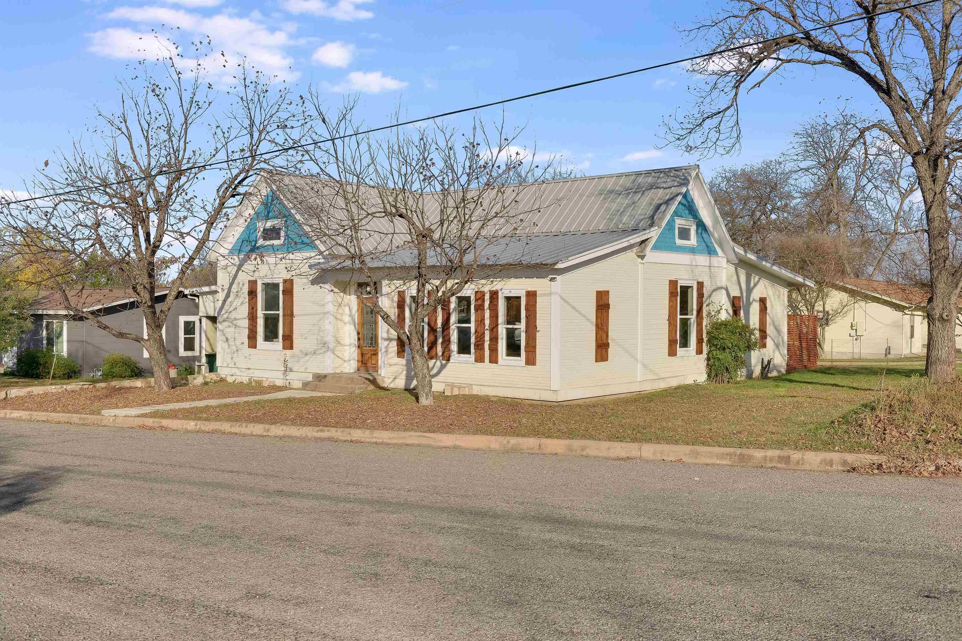 1012 Ash ST, Llano, TX 78643