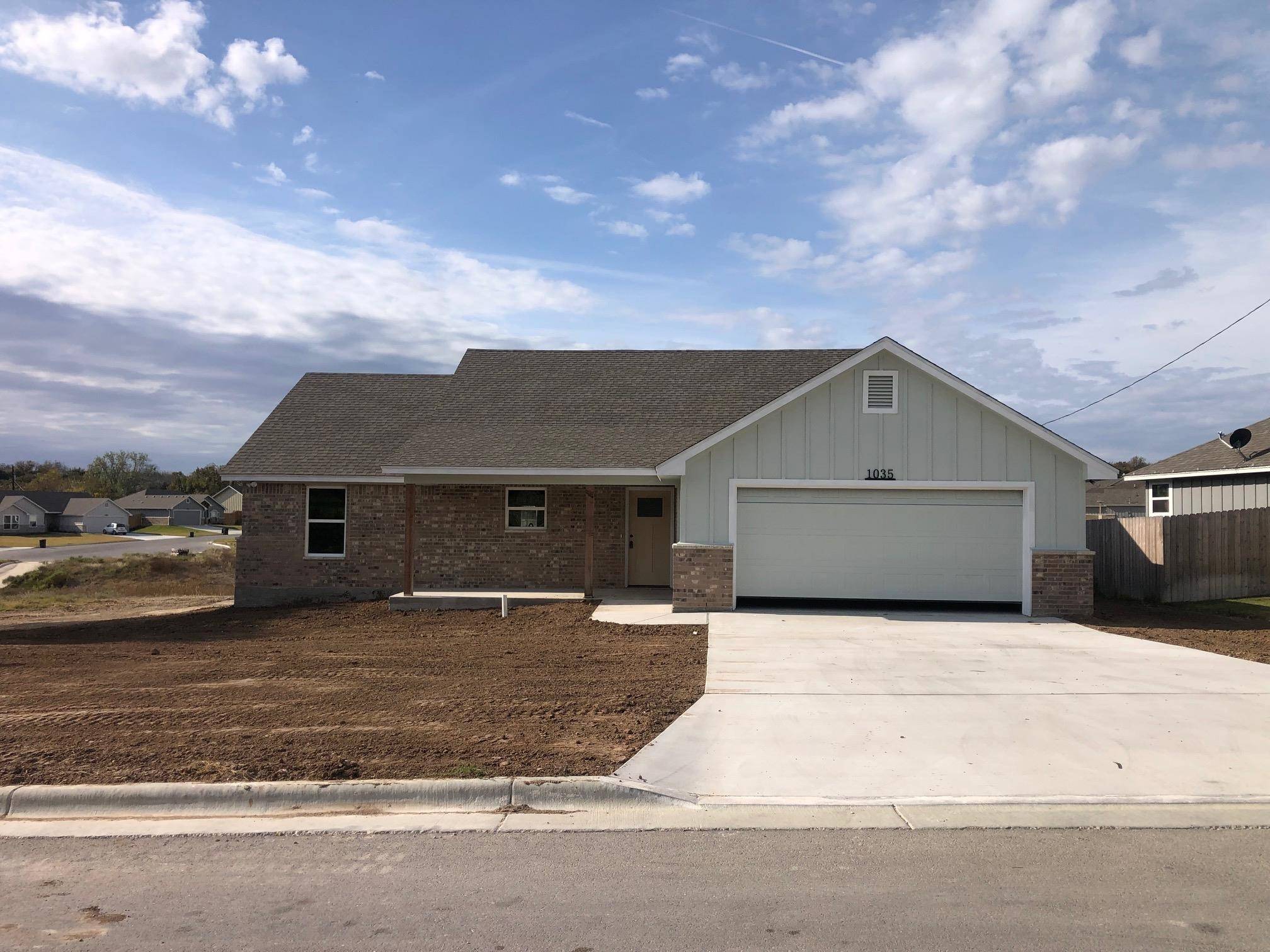 1035 Fieldstone Dr, Lampasas, TX 76550