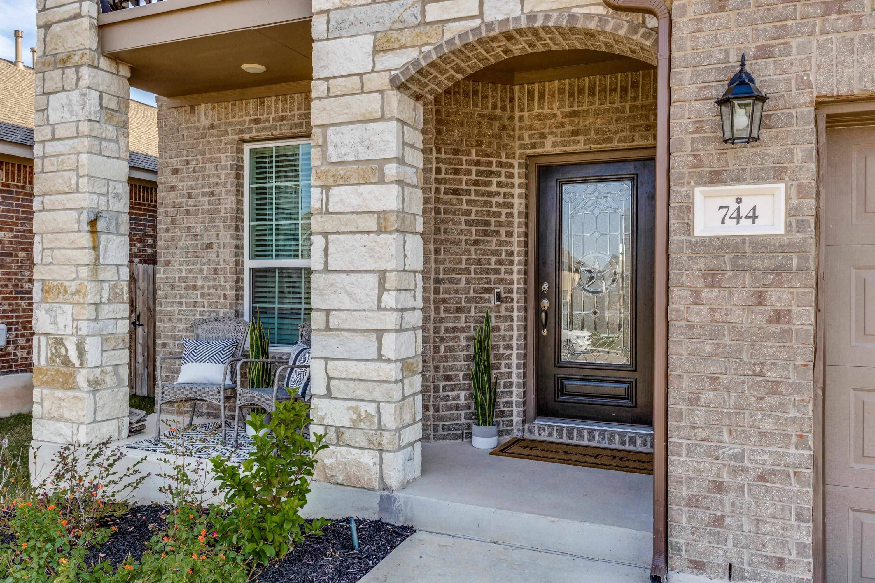 744 Blue Oak, Out Of Area, TX 78666