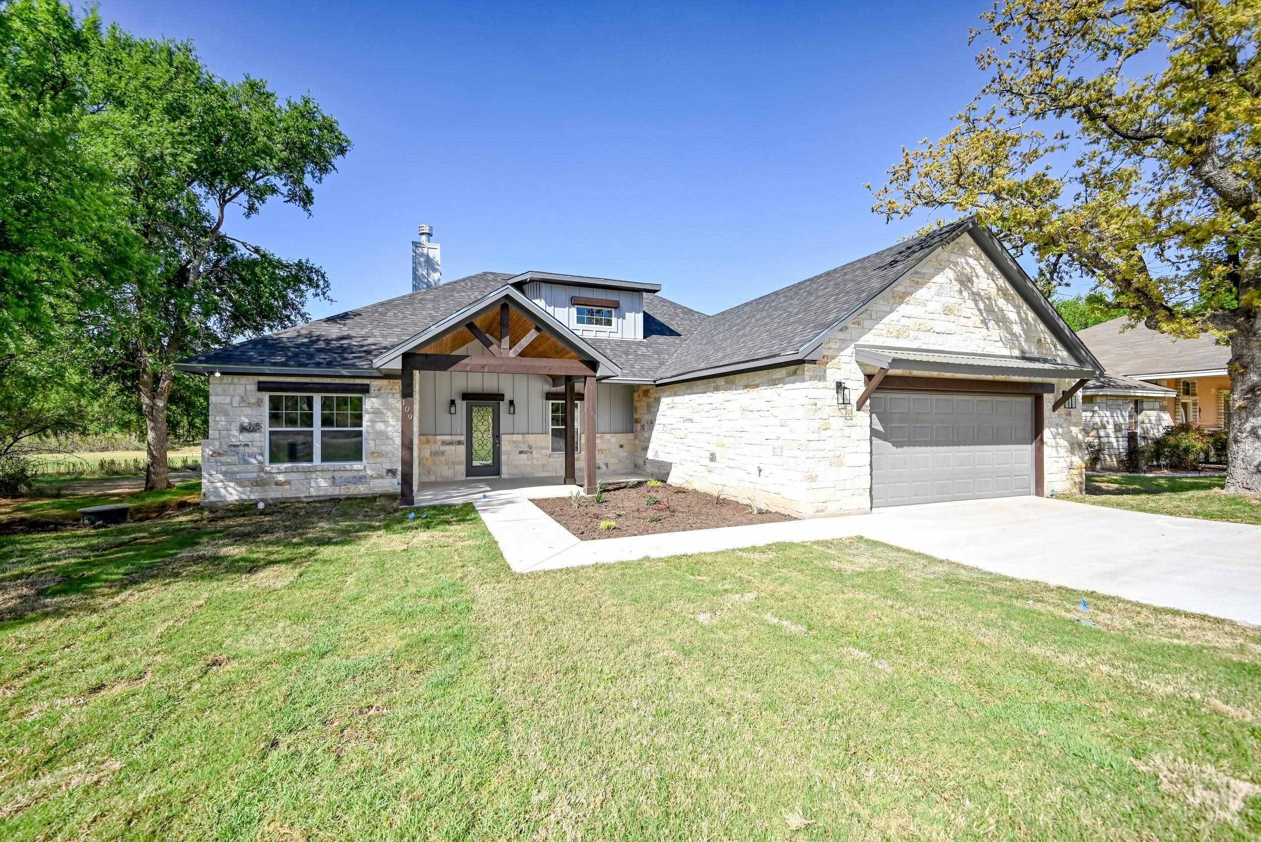 109 Eagle Point DR, Kingsland, TX 78639
