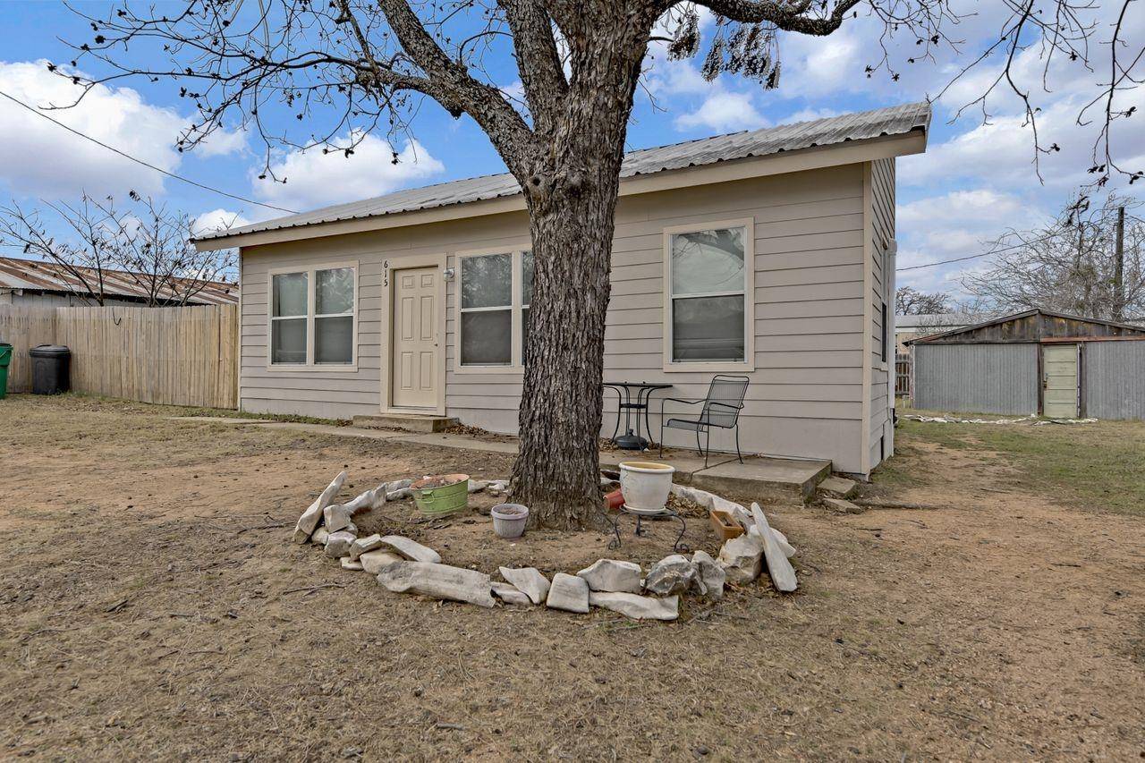 615 Frazier St, Tow, TX 78672