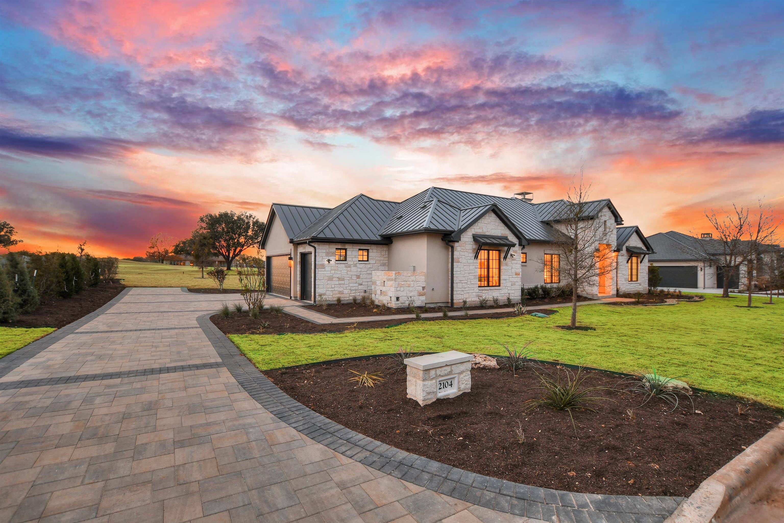 2104 Ballinger DR, Spicewood, TX 78669