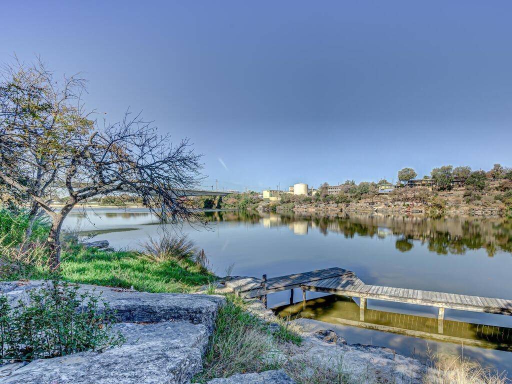 120 Los Escondidos, Marble Falls, TX 78654