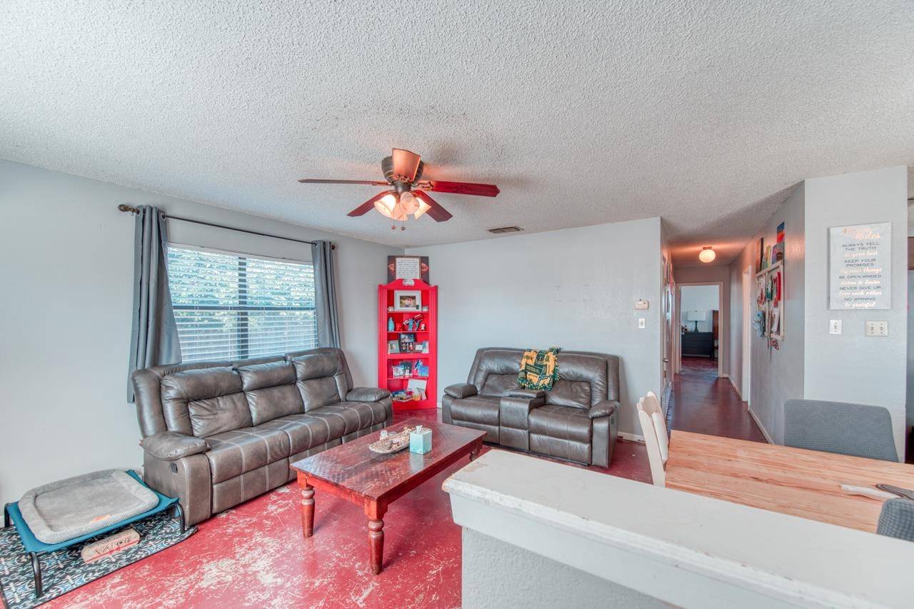 1820 Ridgeview, Kingsland, TX 78639