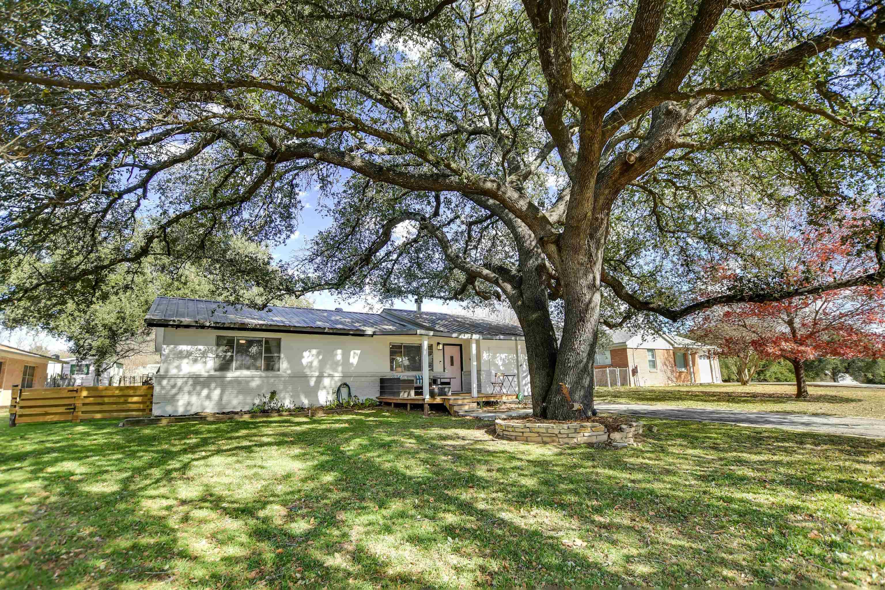 4247 River Oaks DR, Kingsland, TX 78639