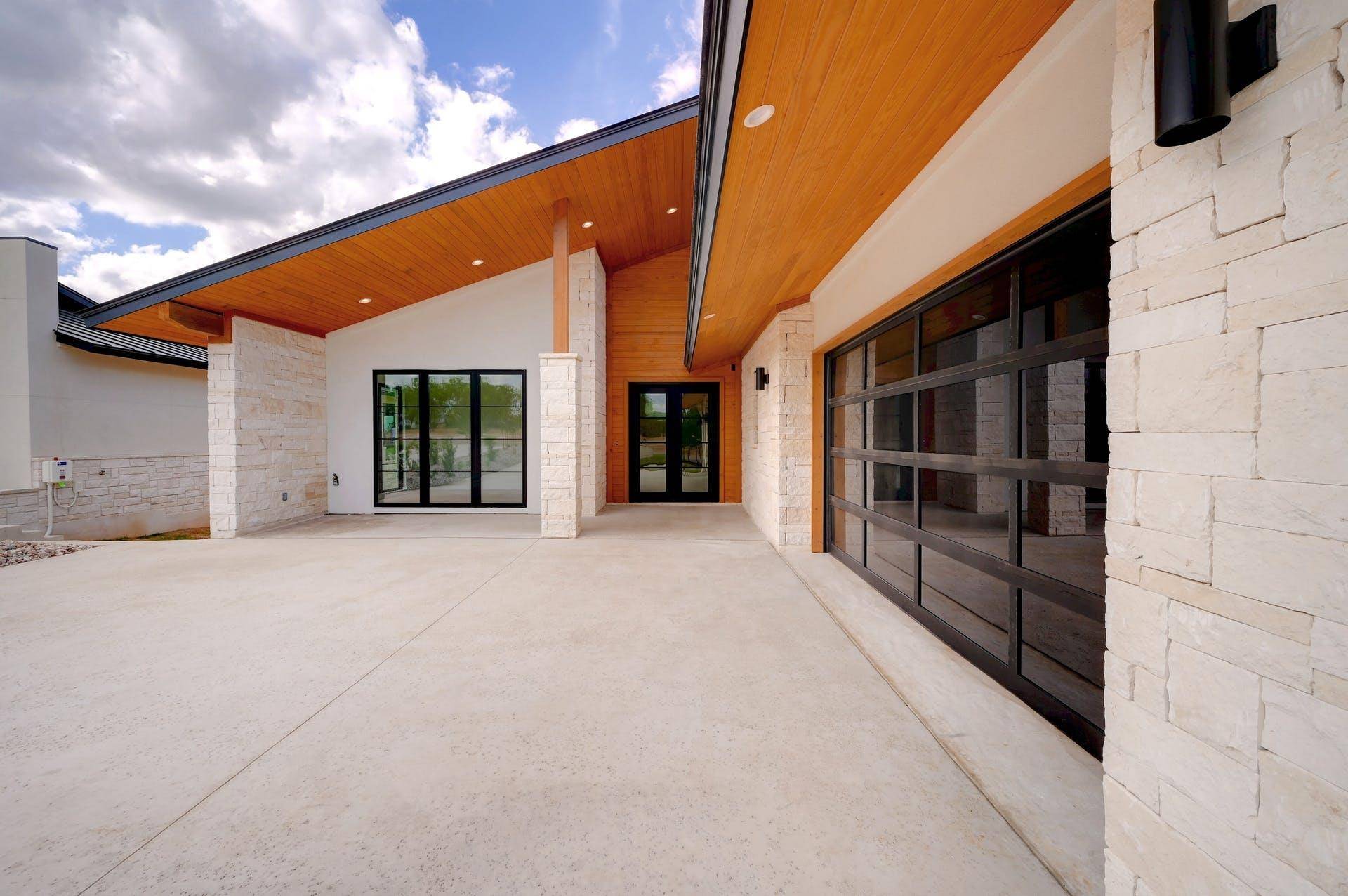 329 Paintbrush, Horseshoe Bay, TX 78657
