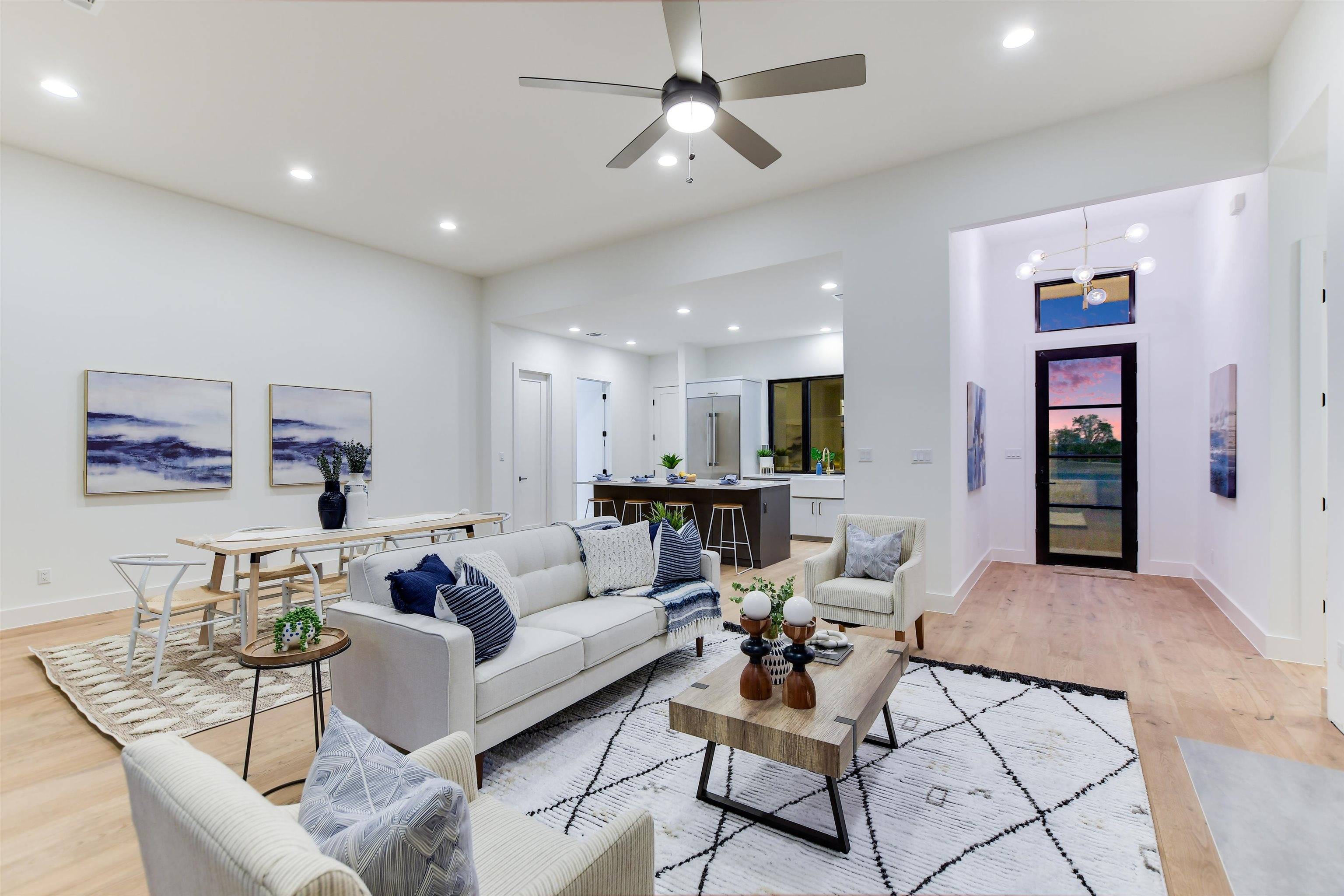 2217 Kahala Sunset DR, Spicewood, TX 78669