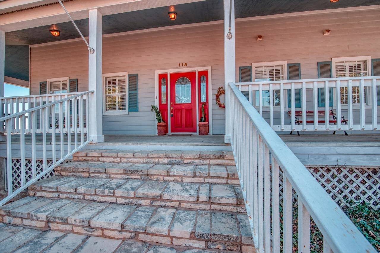115 Hillcrest DR, Sunrise Beach, TX 78643
