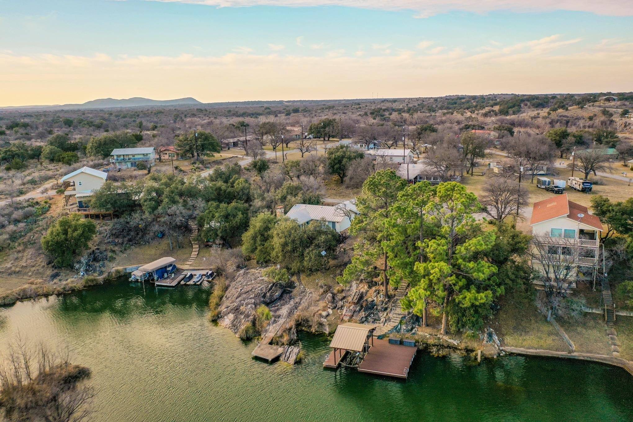 118 Lakeshore, Horseshoe Bay, TX 78657