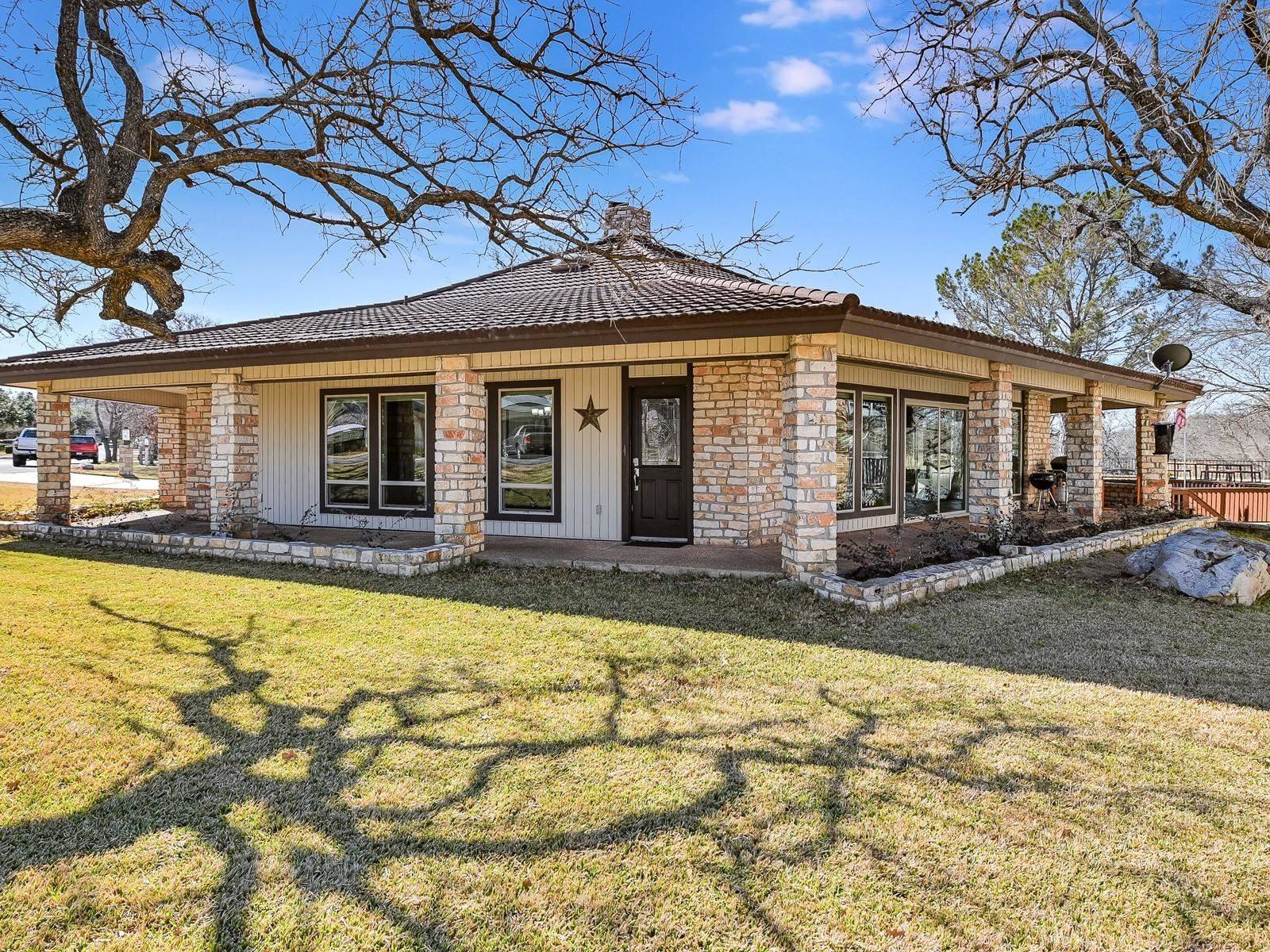 404 Lucy Lane, Horseshoe Bay, TX 78657