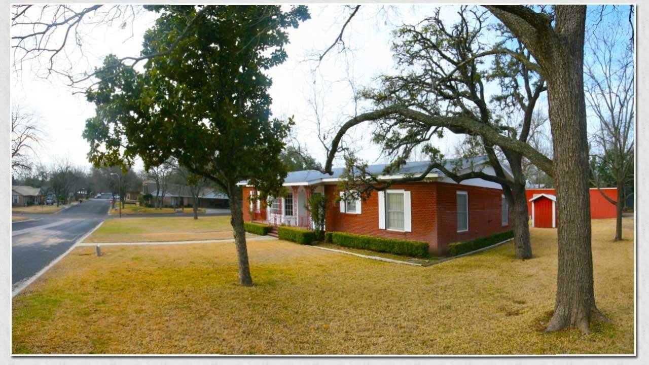 204 S Arnold ST, Lampasas, TX 76550