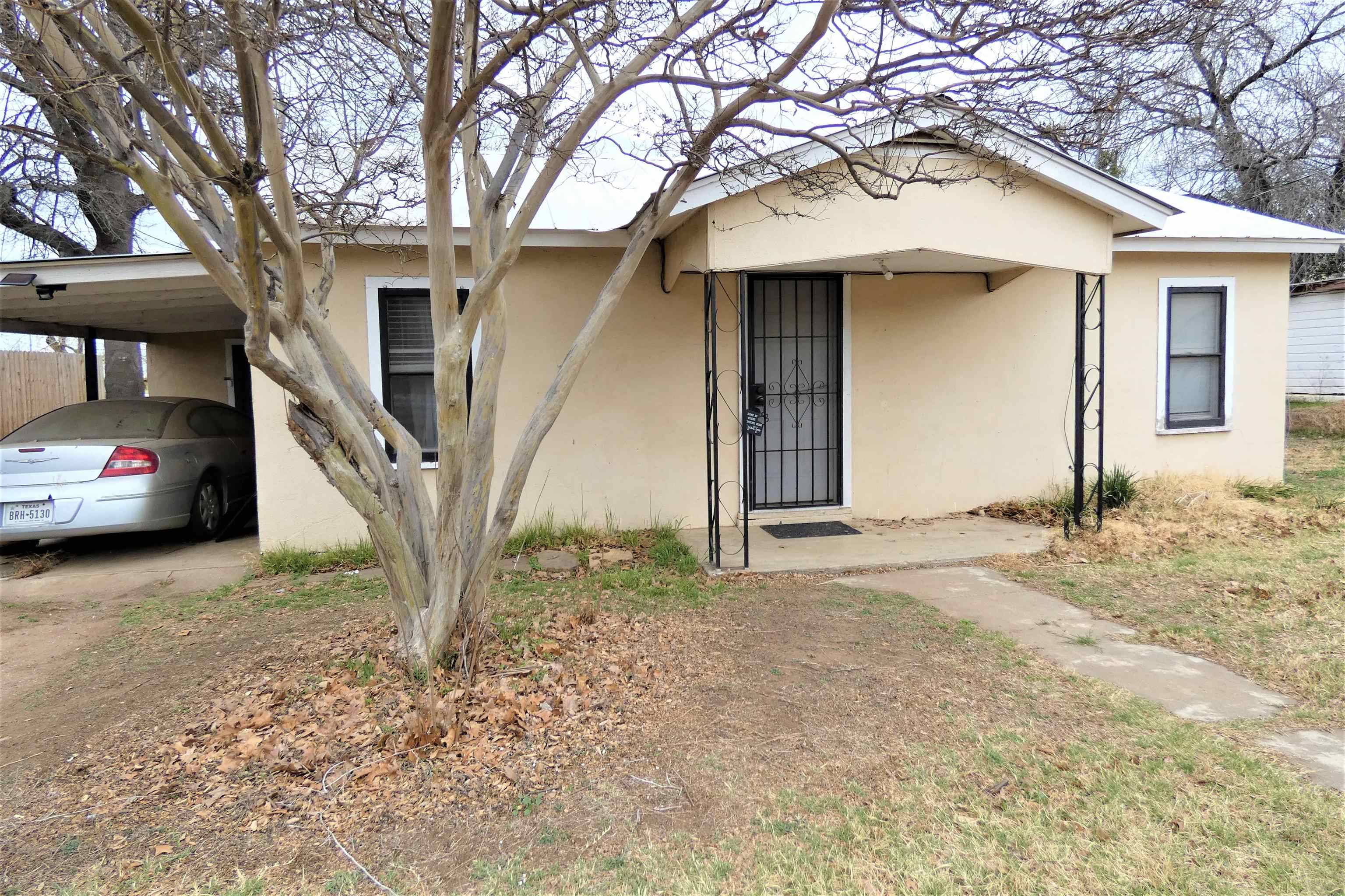 103 E Lampasas ST, Llano, TX 78643