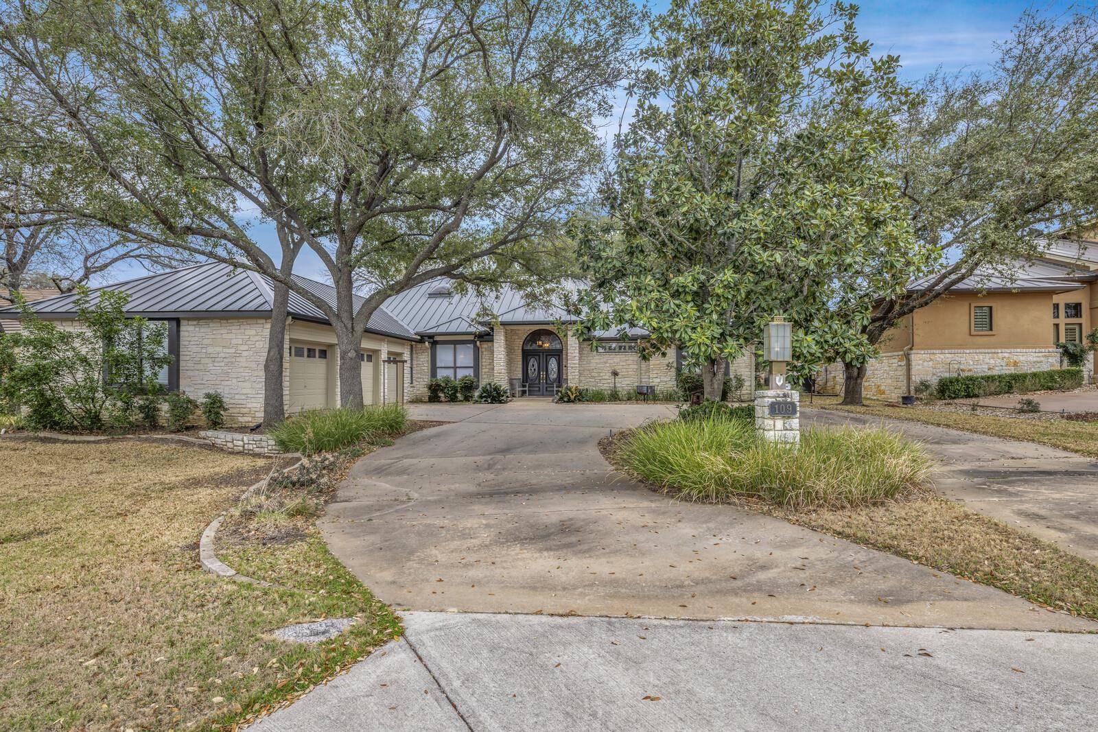 109 Eagle, Horseshoe Bay, TX 78657