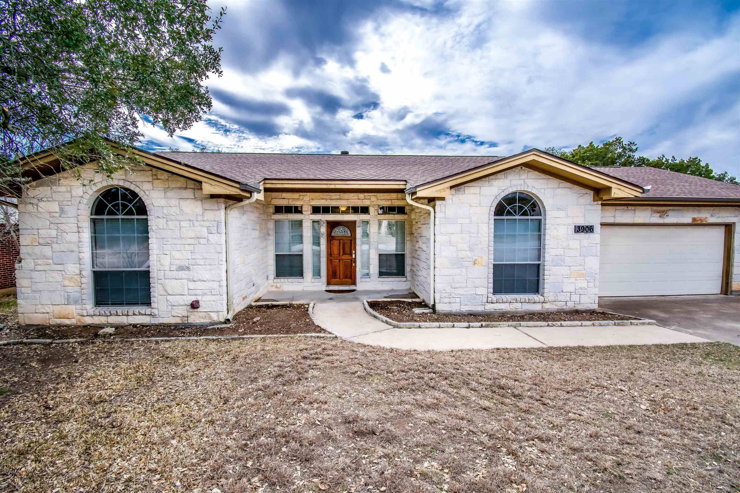 3906 Constitution DR, Lago Vista, TX 78645