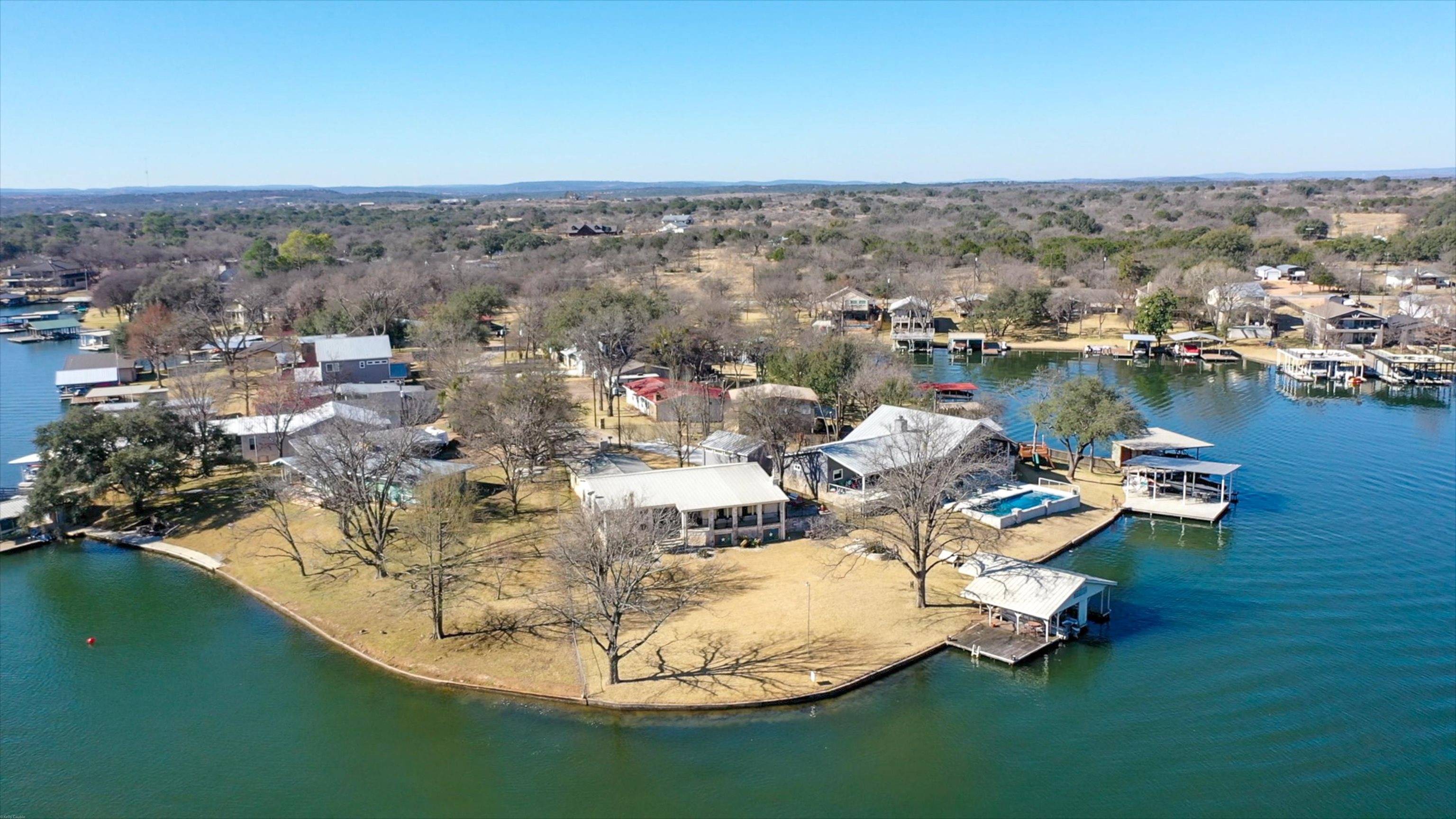 525 Shadyside Ln, Sunrise Beach, TX 78643