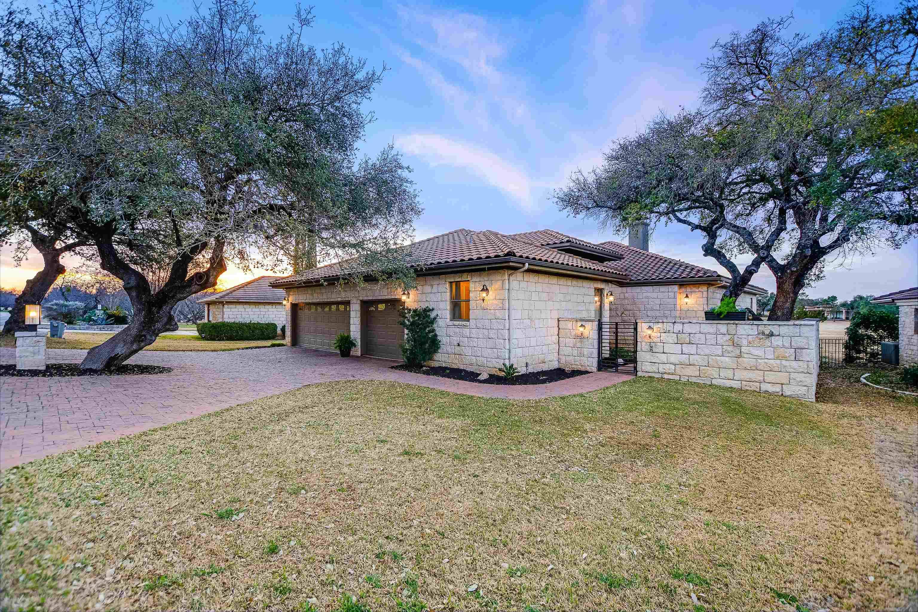 600 S Hi Cir, Horseshoe Bay, TX 78657