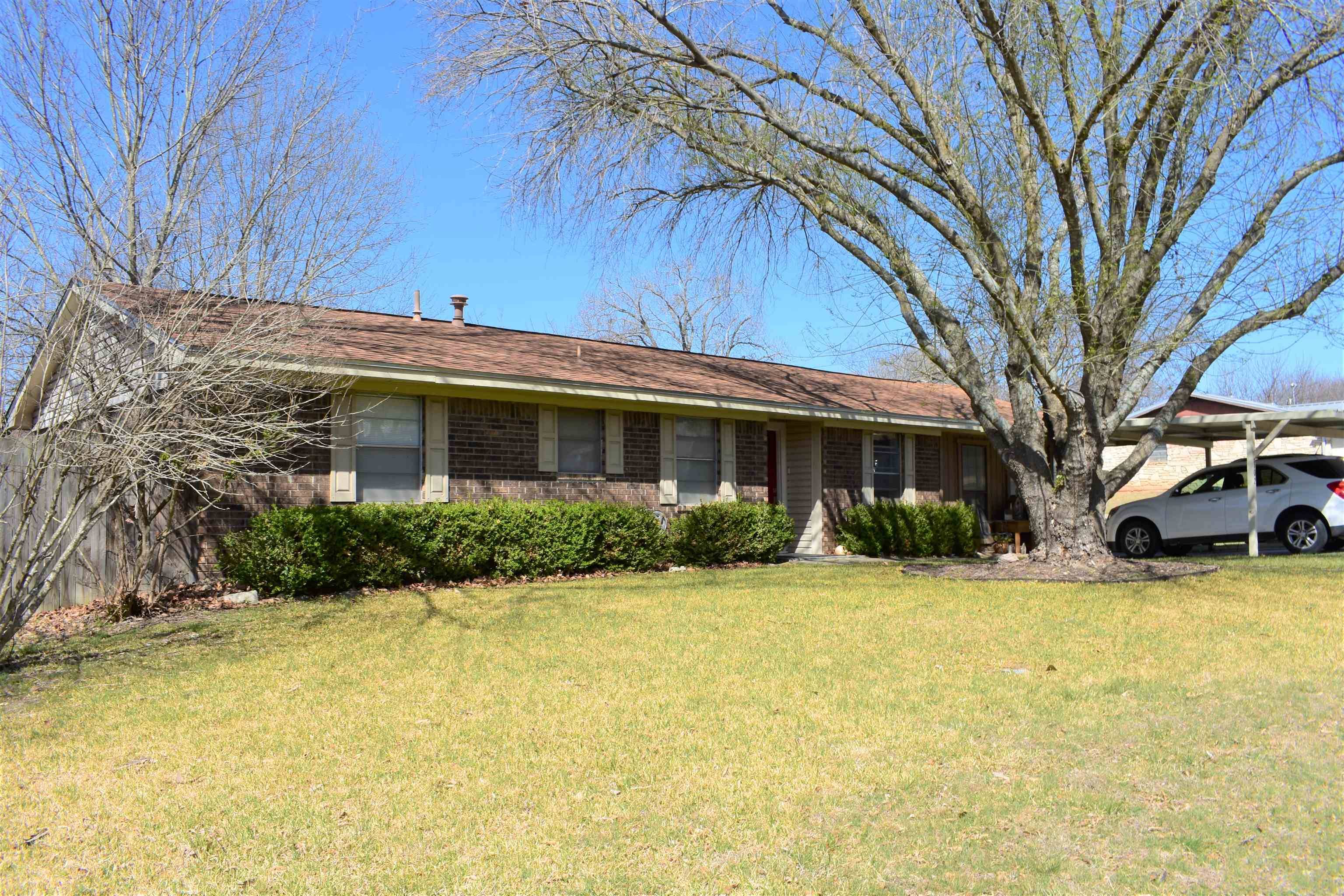 302 S Willis St, Lampasas, TX 76550