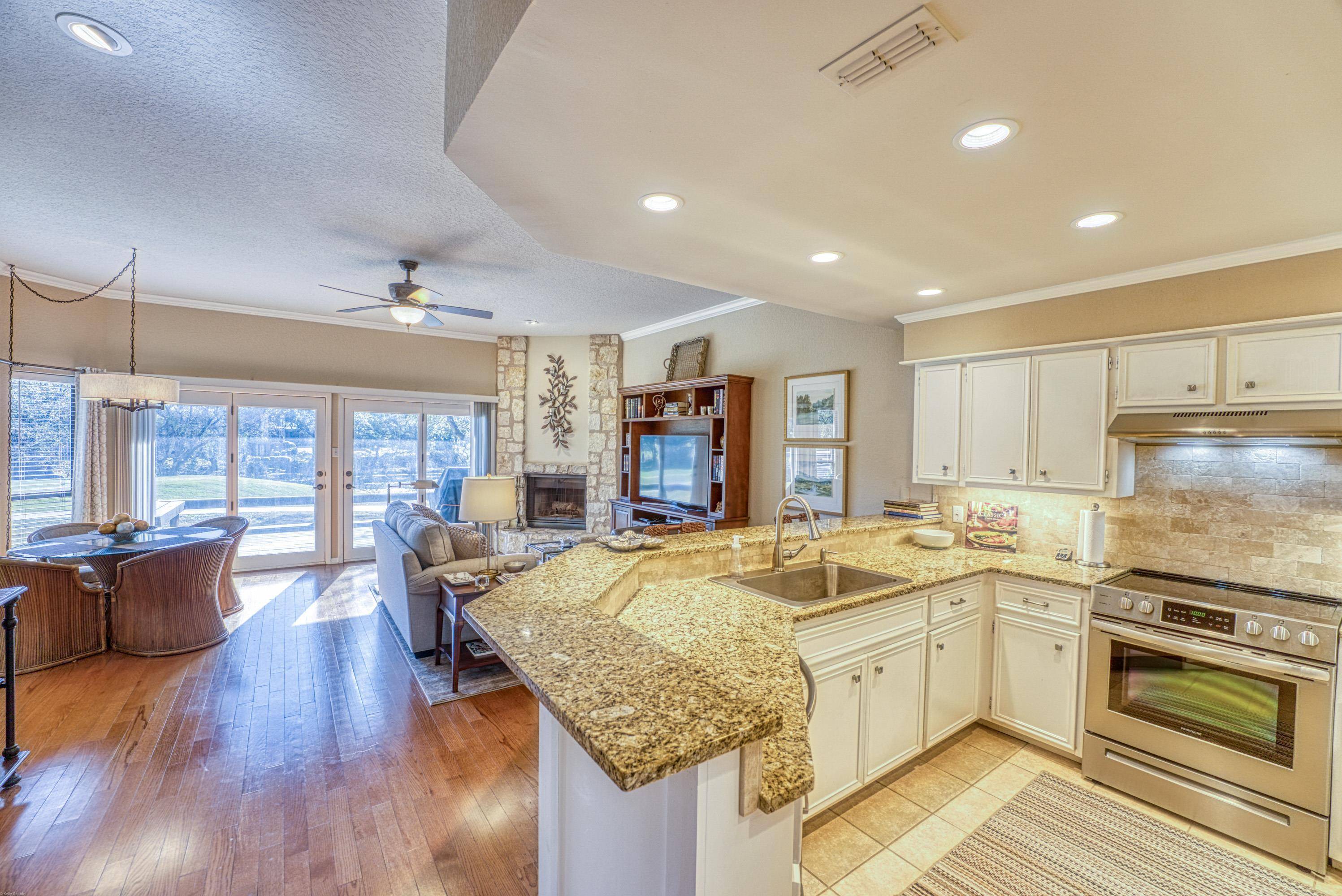 111 Lost Spur #15, Horseshoe Bay, TX 78657