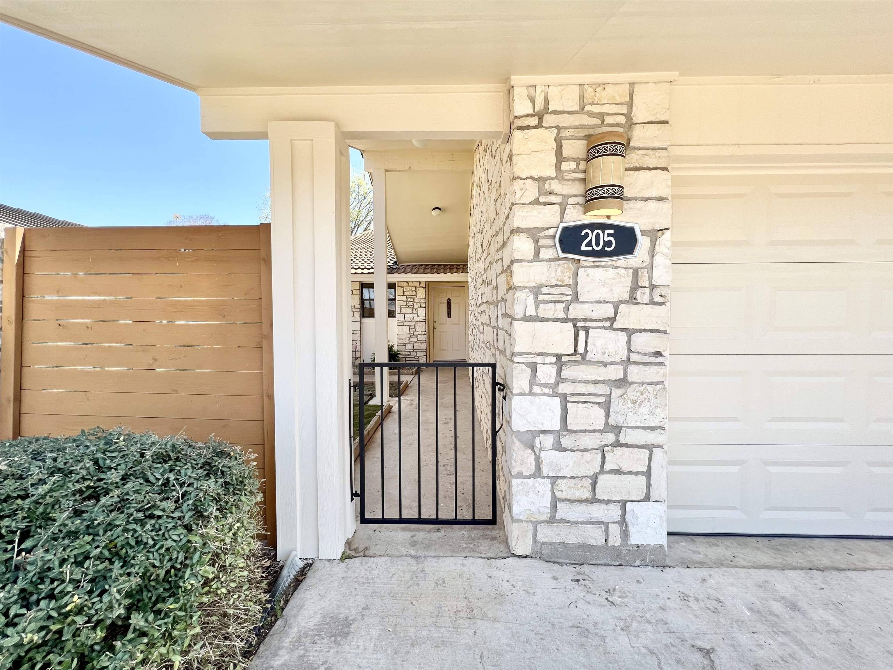 205B Springfield DR, Horseshoe Bay, TX 78657-6211