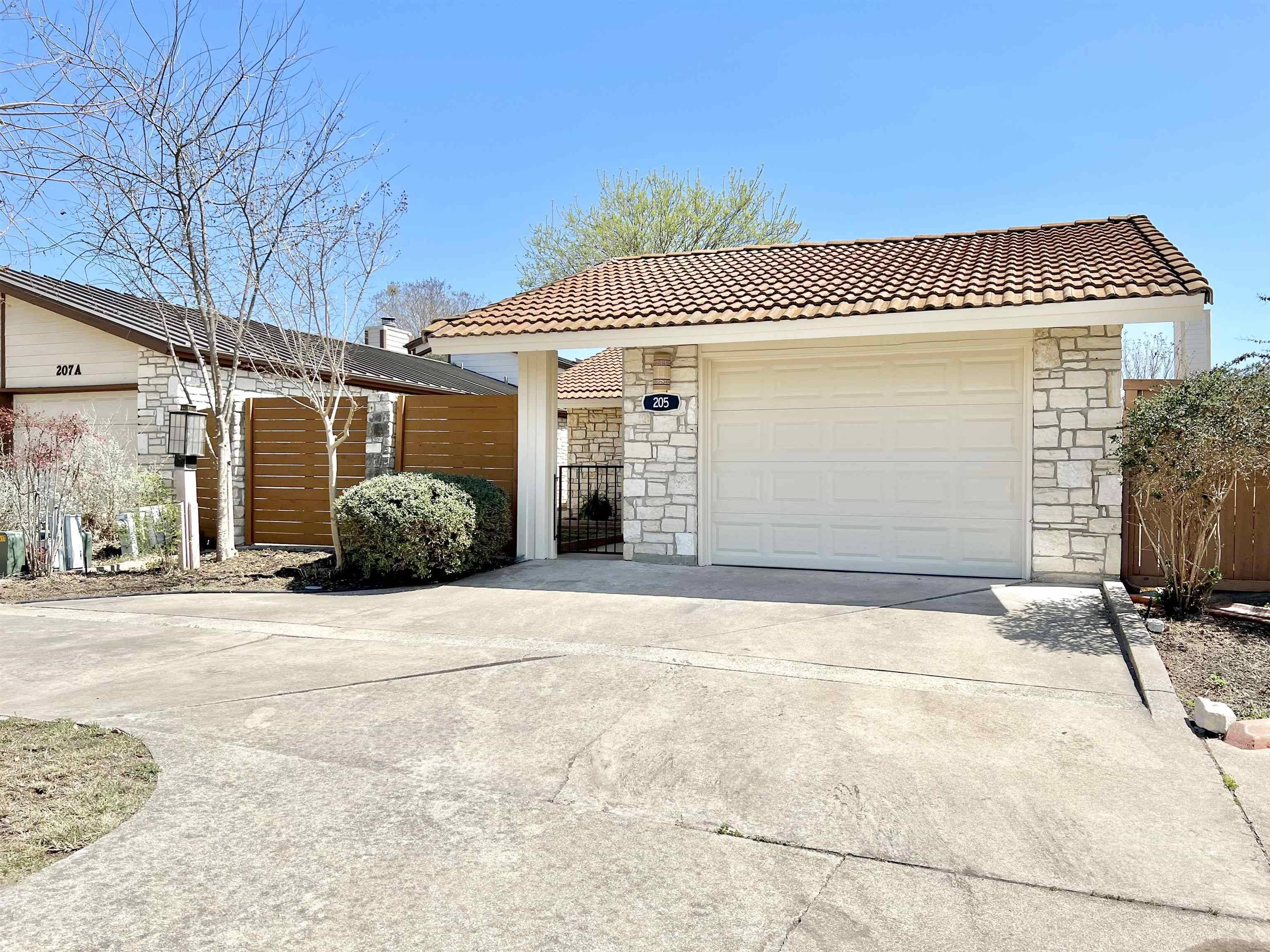 205B Springfield DR, Horseshoe Bay, TX 78657-6211