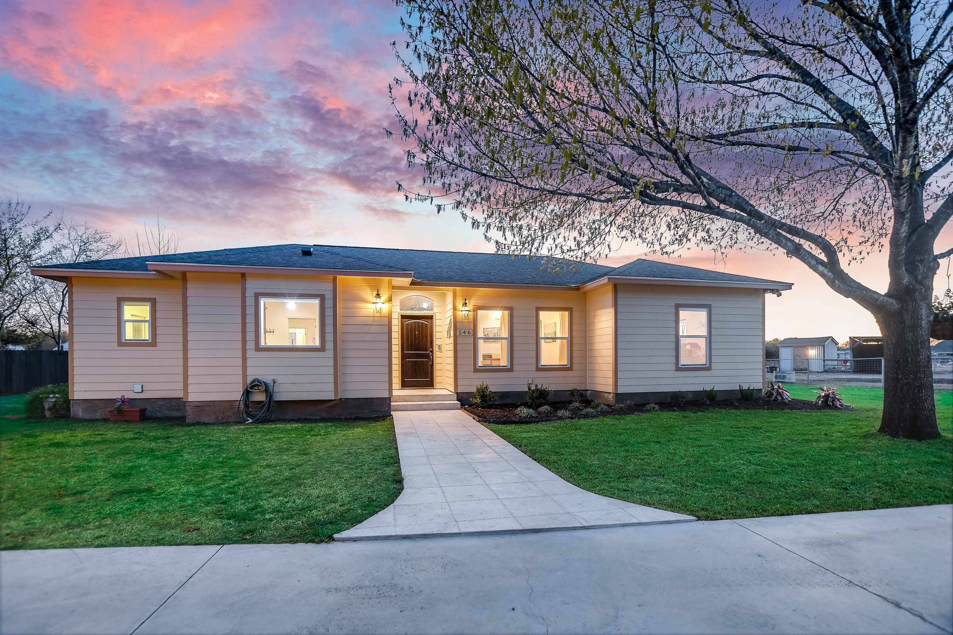 146 Meadow LN, Marble Falls, TX 78654-7878