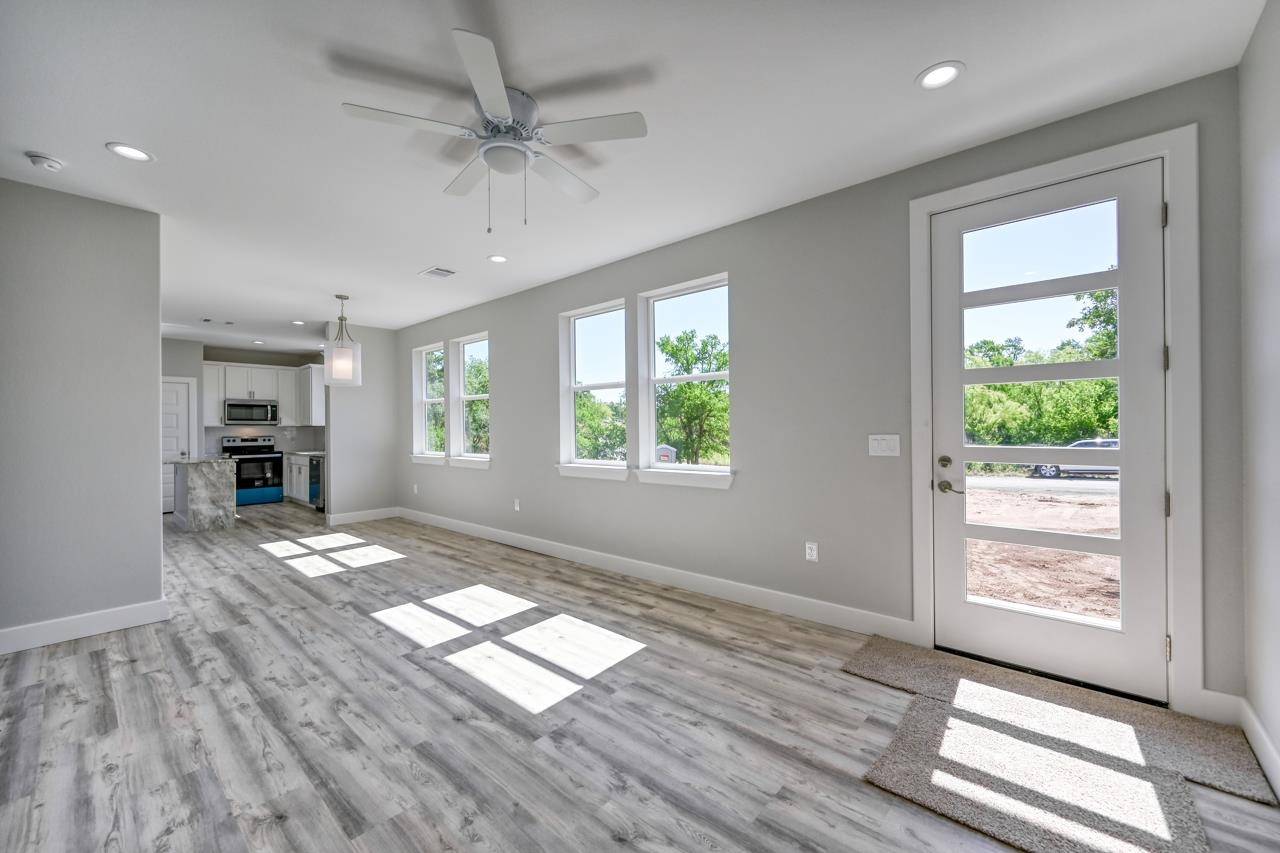 2419 Ridgeview, Kingsland, TX 78639