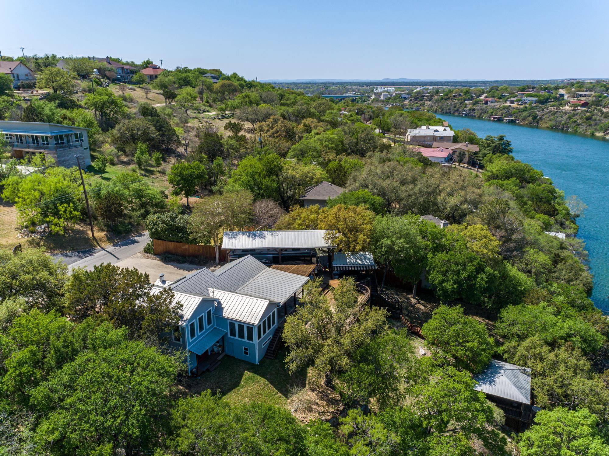702 Los Escondidos ST, Marble Falls, TX 78654