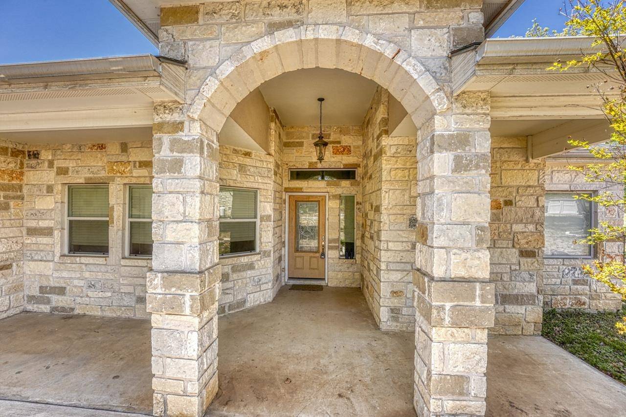 125 Eagle Point DR, Kingsland, TX 78639