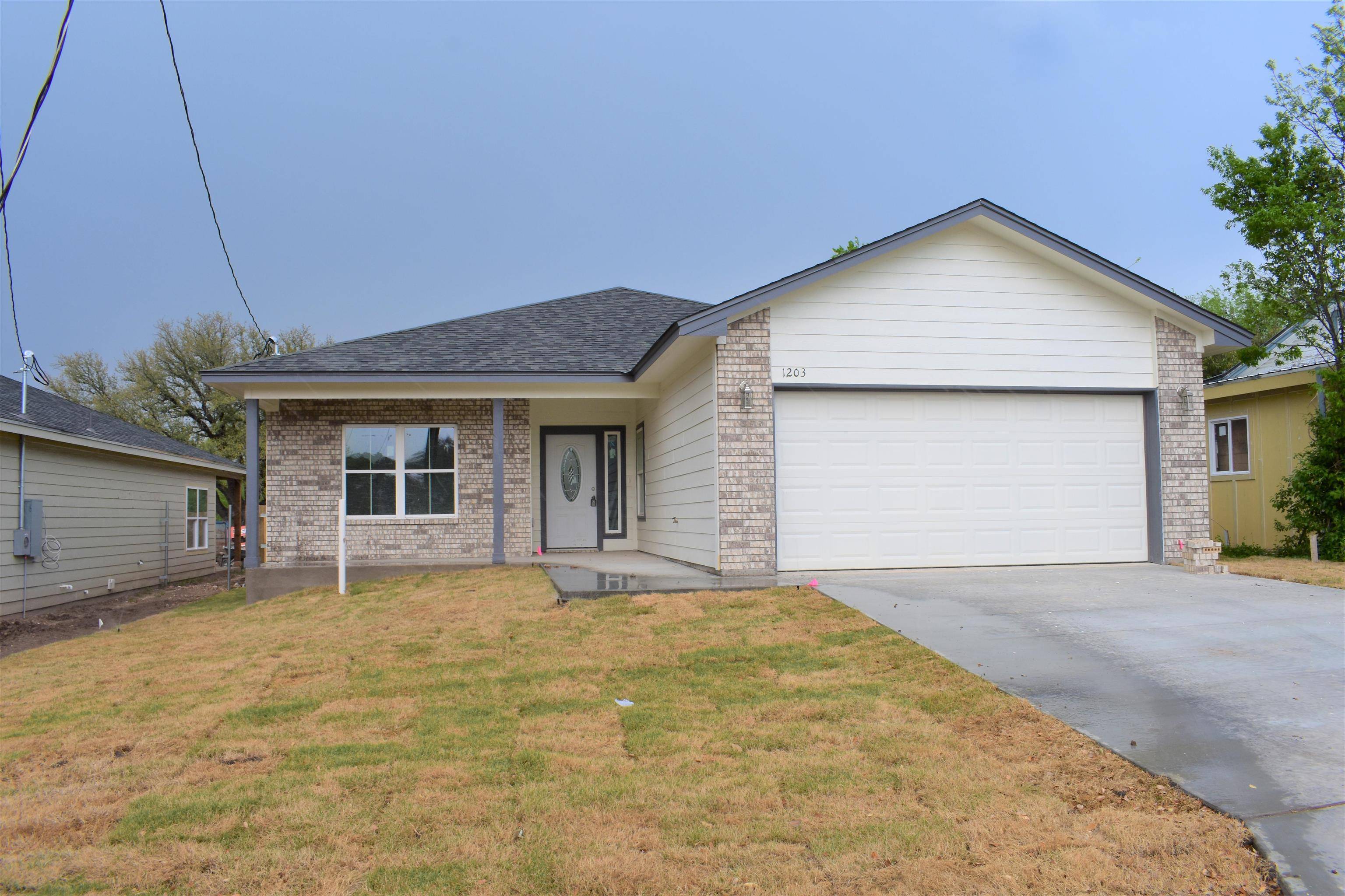 1203 Bridge ST, Lampasas, TX 76550