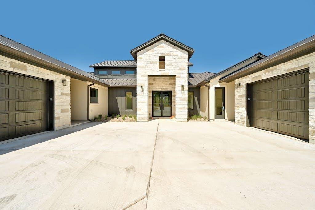 121 Campolina Lane, Out Of Area, TX 78619